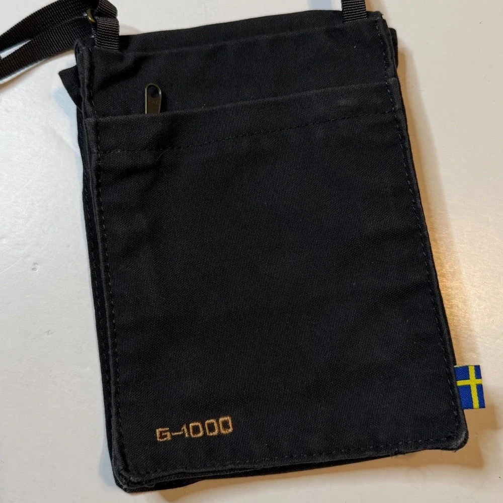 Fjallraven Pocket Crossbody Bag Black G-1000 HeavyDuty Travel Pouch 24221